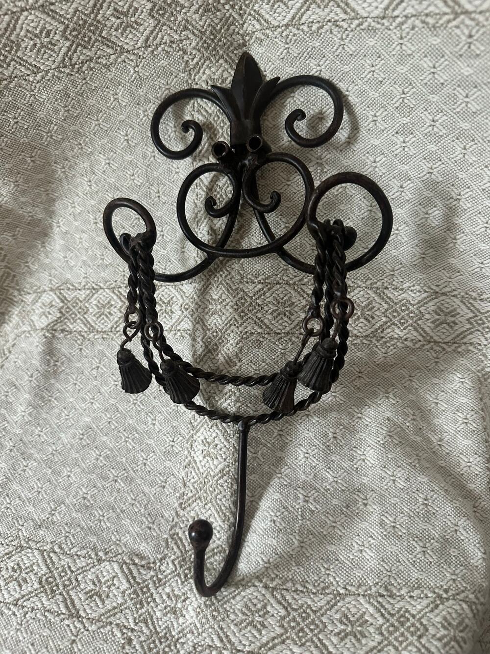 Wall Hook metal tassels hanging vintage style ornate decor hallway 10x6”